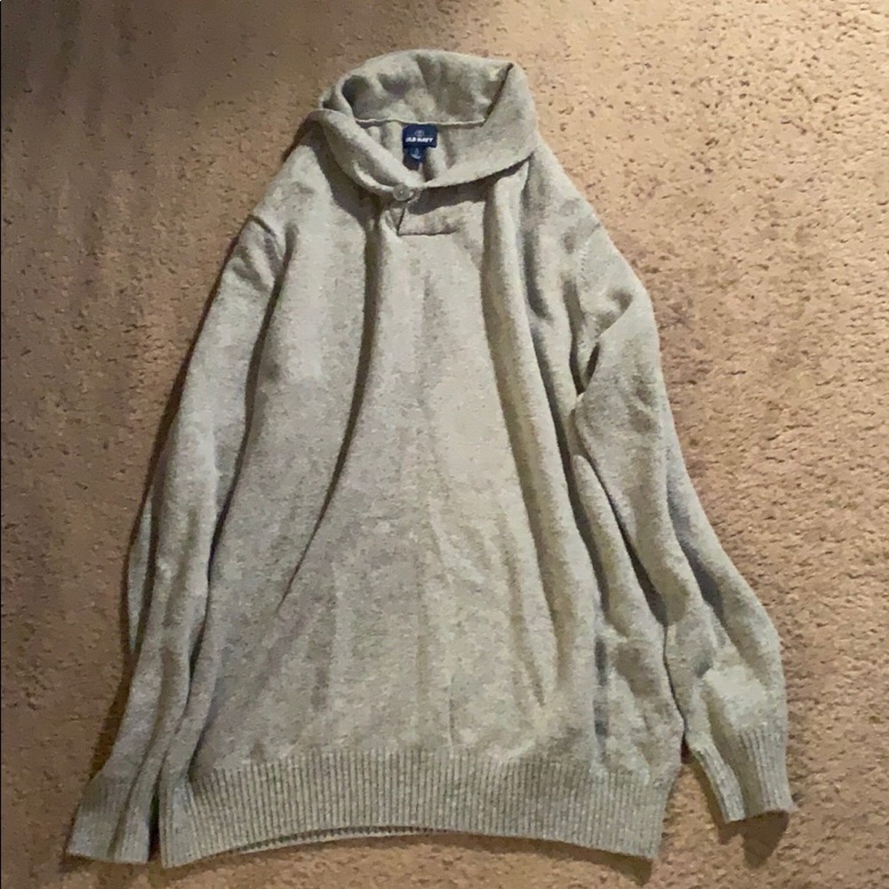 Gray Old Navy sweater
